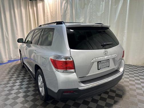 2011 Toyota Highlander SE