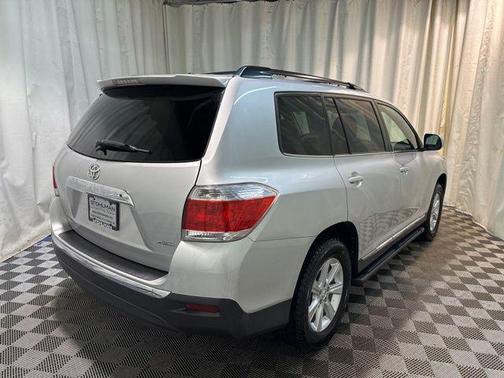 2011 Toyota Highlander SE