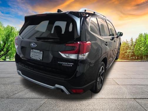 Crystal Black Silica 2022 Subaru Forester Touring