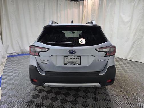Ice Silver Metallic 2023 Subaru Outback Limited