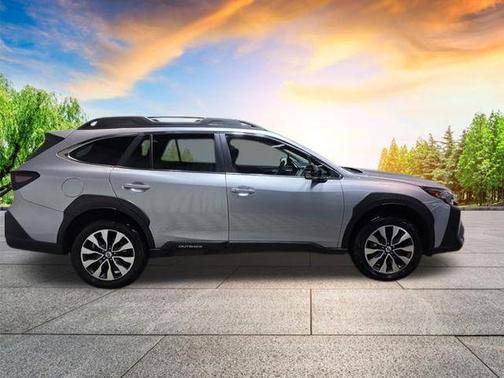 Ice Silver Metallic 2023 Subaru Outback Limited