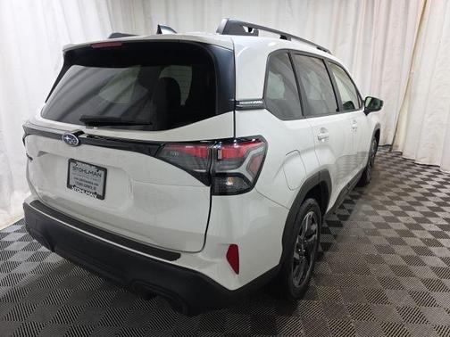 Crystal White Pearl 2025 Subaru Forester Limited
