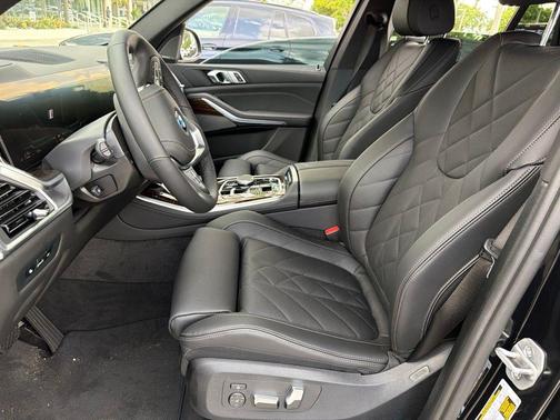 Black Sapphire Metallic 2026 BMW X5 PHEV xDrive50e