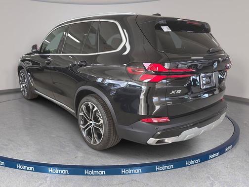 Black Sapphire Metallic 2026 BMW X5 sDrive40i