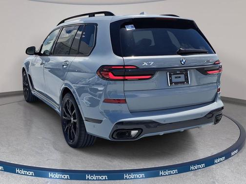 Gray Metallic 2027 BMW X7 xDrive40i