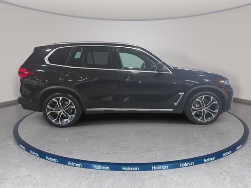 Black Sapphire Metallic 2025 BMW X5 sDrive40i