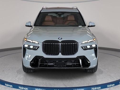 Gray Metallic 2027 BMW X7 xDrive40i