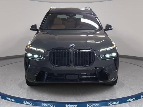 Gray Metallic 2027 BMW X7 xDrive40i