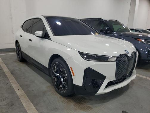 Alpine White 2024 BMW iX xDrive50