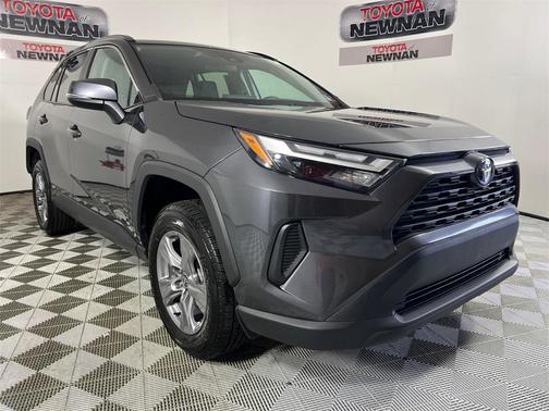 2022 Toyota RAV4 Hybrid XLE
