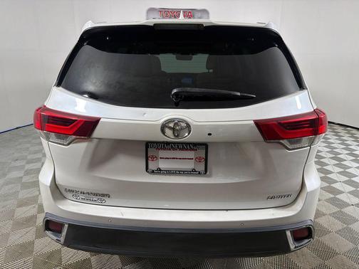 Blizzard Pearl 2018 Toyota Highlander Limited Platinum