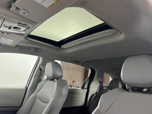 2021 Toyota Sienna XLE 8 Passenger