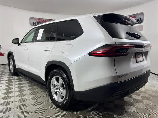 2025 Toyota Highlander LE