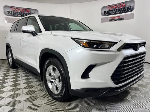 2025 Toyota Highlander LE