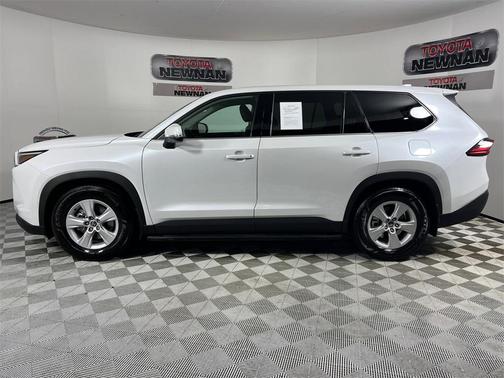 2025 Toyota Highlander LE