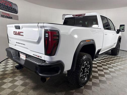 2025 GMC Sierra 2500 AT4X