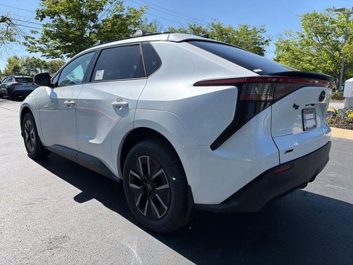 Pearl 2026 Toyota bZ XLE Plus