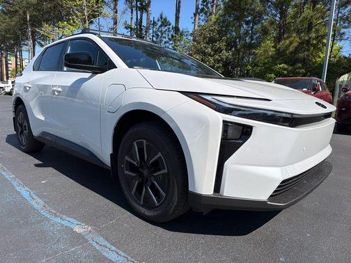 Pearl 2026 Toyota bZ XLE Plus