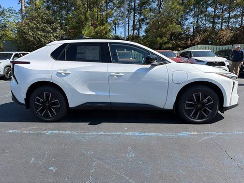 Pearl 2026 Toyota bZ XLE Plus