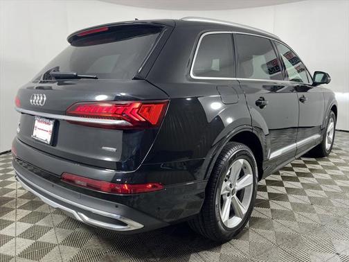 2022 Audi Q7 55 Premium