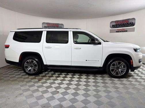 2024 Jeep Wagoneer L Series II 4x2