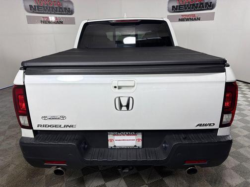 Platinum White Pearl 2022 Honda Ridgeline RTL-E
