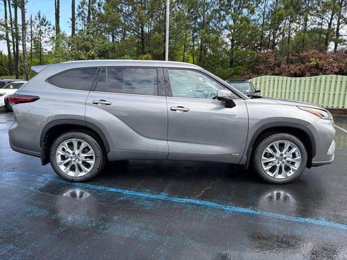 Heavy Metal 2026 Toyota Highlander Hybrid Limited