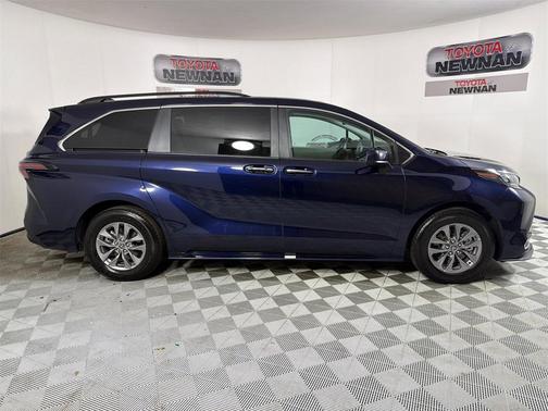 2024 Toyota Sienna XLE