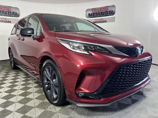2021 Toyota Sienna XSE 7 Passenger
