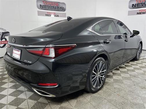 2022 Lexus ES 350 Base