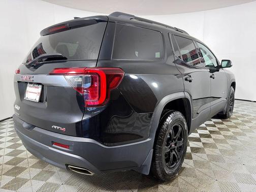 2022 GMC Acadia AWD AT4
