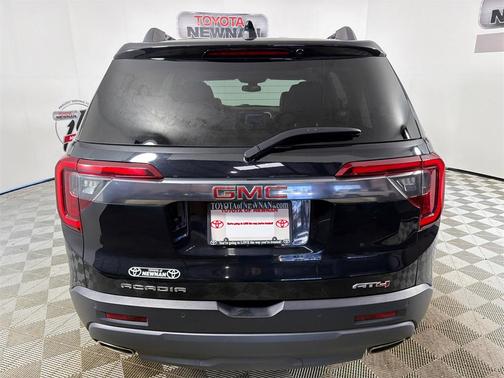 2022 GMC Acadia AWD AT4