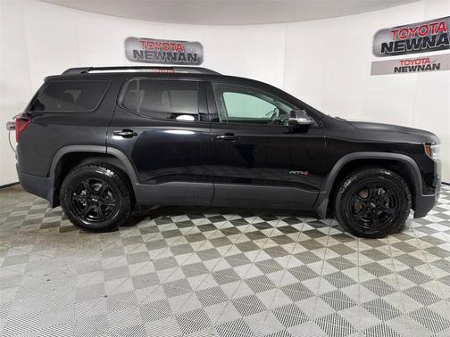 2022 GMC Acadia AWD AT4