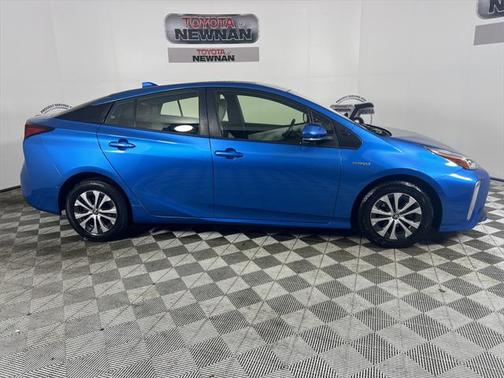 2022 Toyota Prius LE