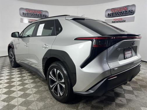 2025 Toyota bZ4X XLE