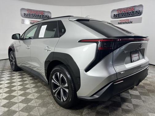 2025 Toyota bZ4X XLE