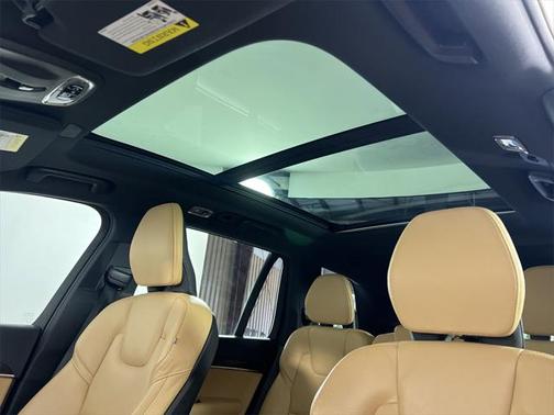 2019 Volvo XC90 T6 Momentum