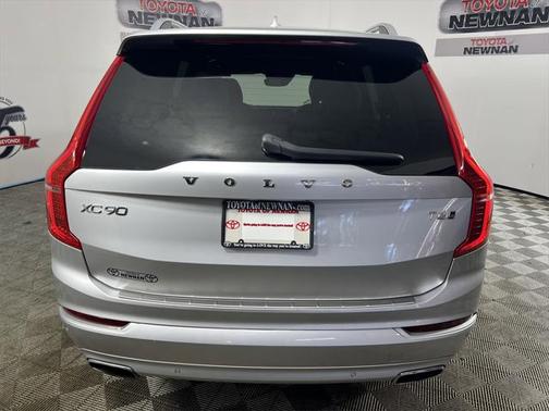2019 Volvo XC90 T6 Momentum
