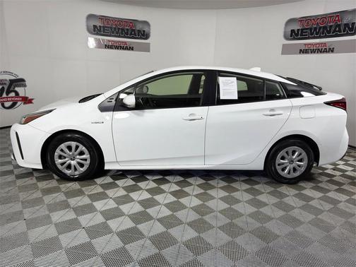 2022 Toyota Prius LE