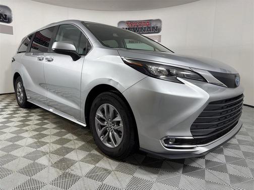 2024 Toyota Sienna XLE