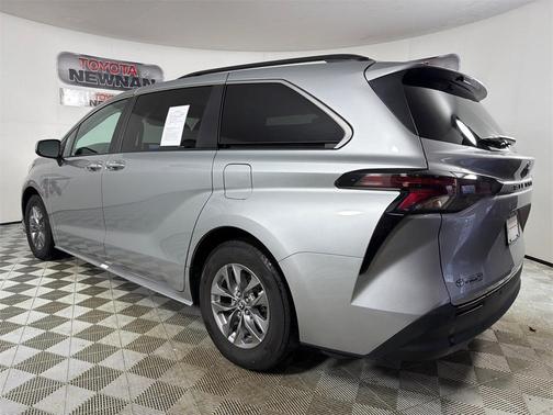 2024 Toyota Sienna XLE