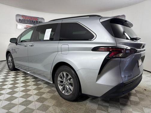 2024 Toyota Sienna XLE