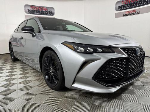 Celestial Silver Metallic 2022 Toyota Avalon Hybrid XSE