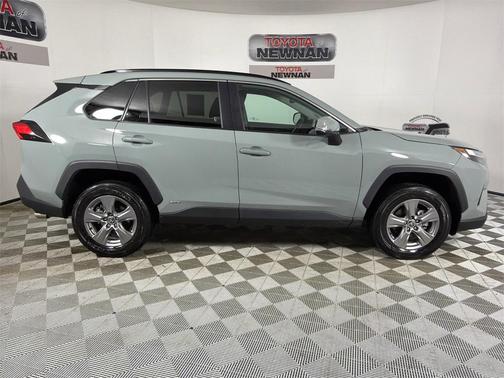 2023 Toyota RAV4 Hybrid XLE