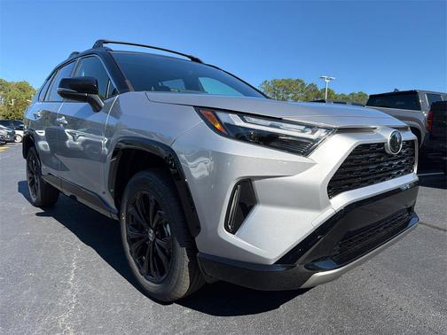 2025 Toyota RAV4 Hybrid SE