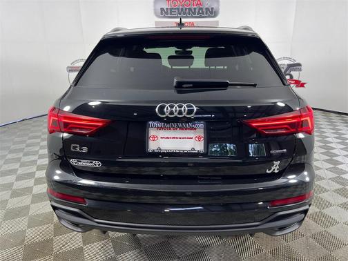 2024 Audi Q3 Premium 45 TFSI S line quattro Tiptronic