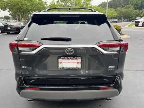 2025 Toyota RAV4 Hybrid SE