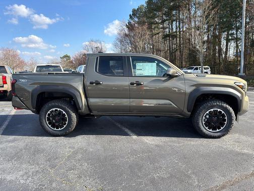 2026 Toyota Tacoma Hybrid TRD Off Road
