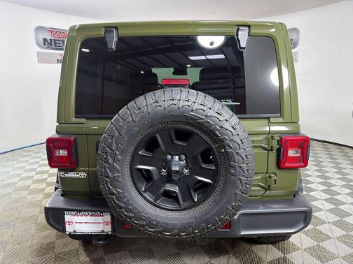 Sarge Green Clearcoat 2024 Jeep Wrangler 4-Door Sahara 4x4