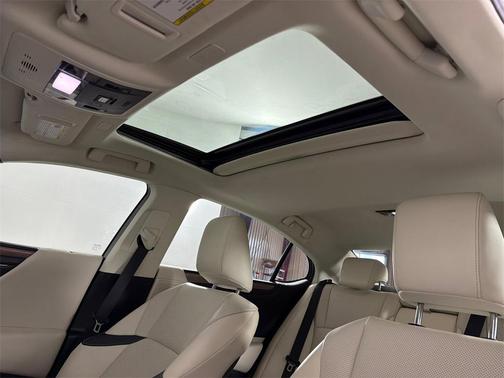 2025 Lexus ES 300h Base